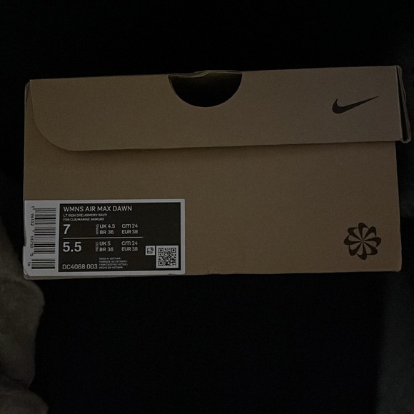 Nike Women’s Air Max Dawn size 7 - Picture 6 of 7
